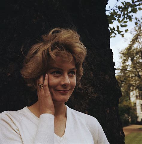 vanessa redgrave young photos